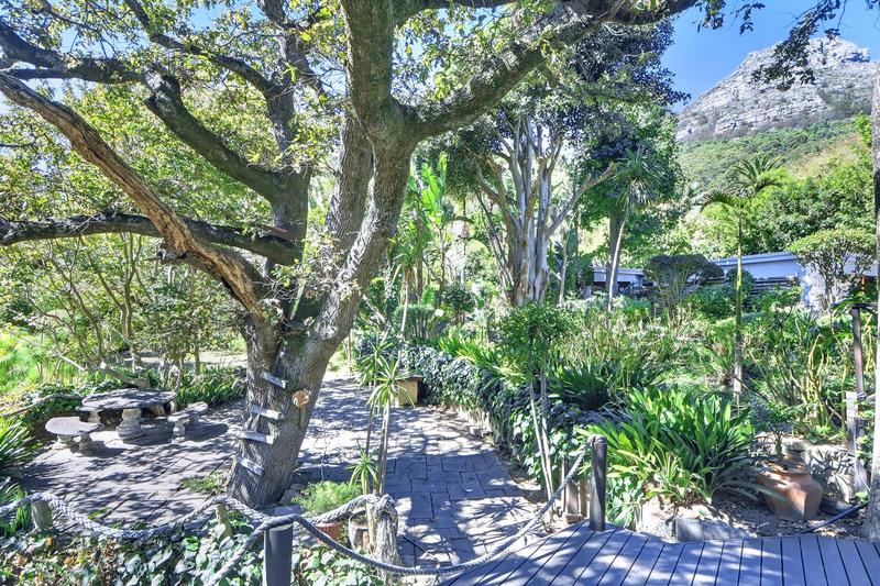 To Let 4 Bedroom Property for Rent in Hout Bay Western Cape